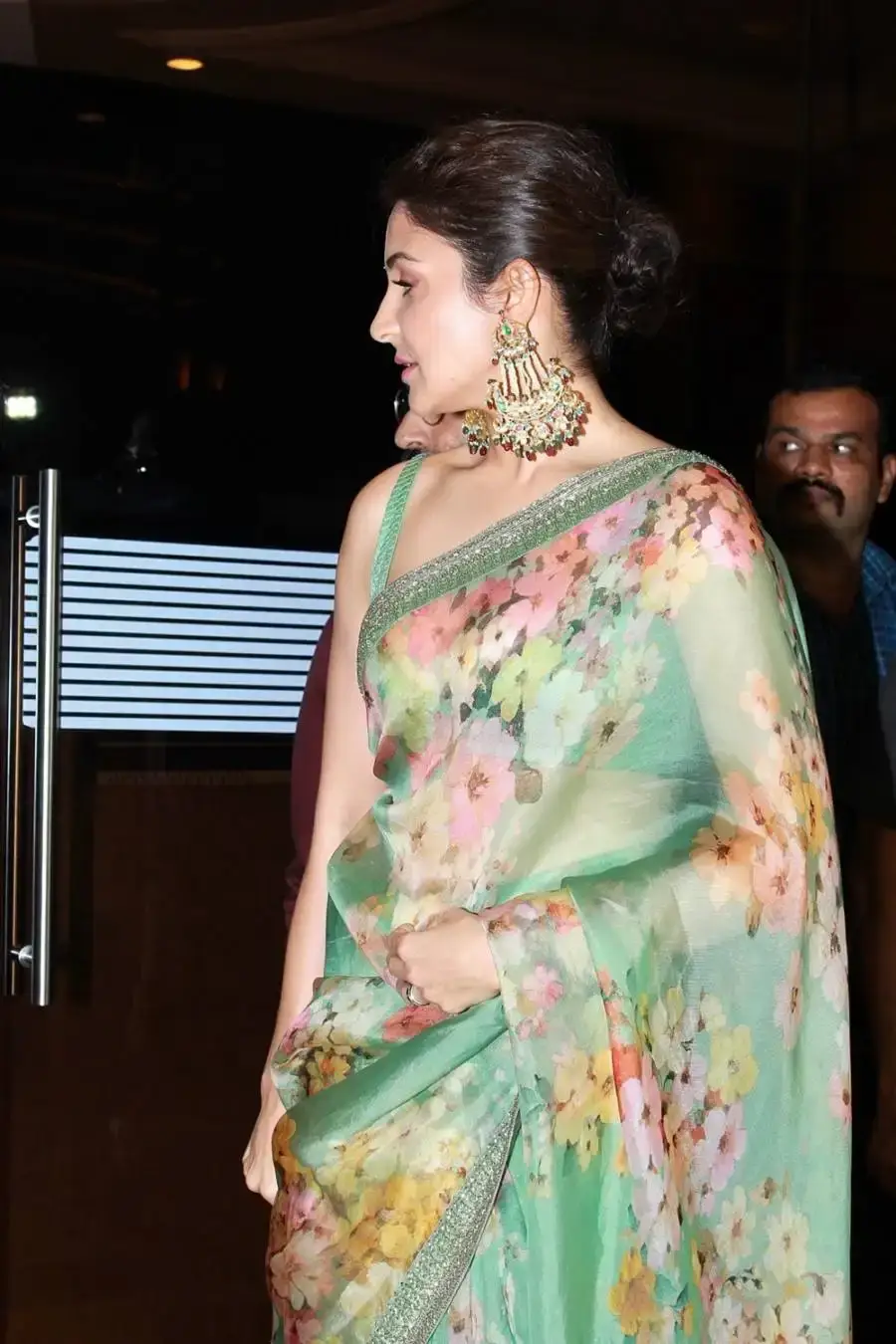 Anushka Sharma In Green Saree at NBT Utsav Awards